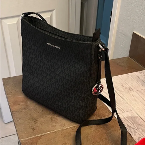 Michael Kors Black Crossbody Bag - Picture 1 of 1